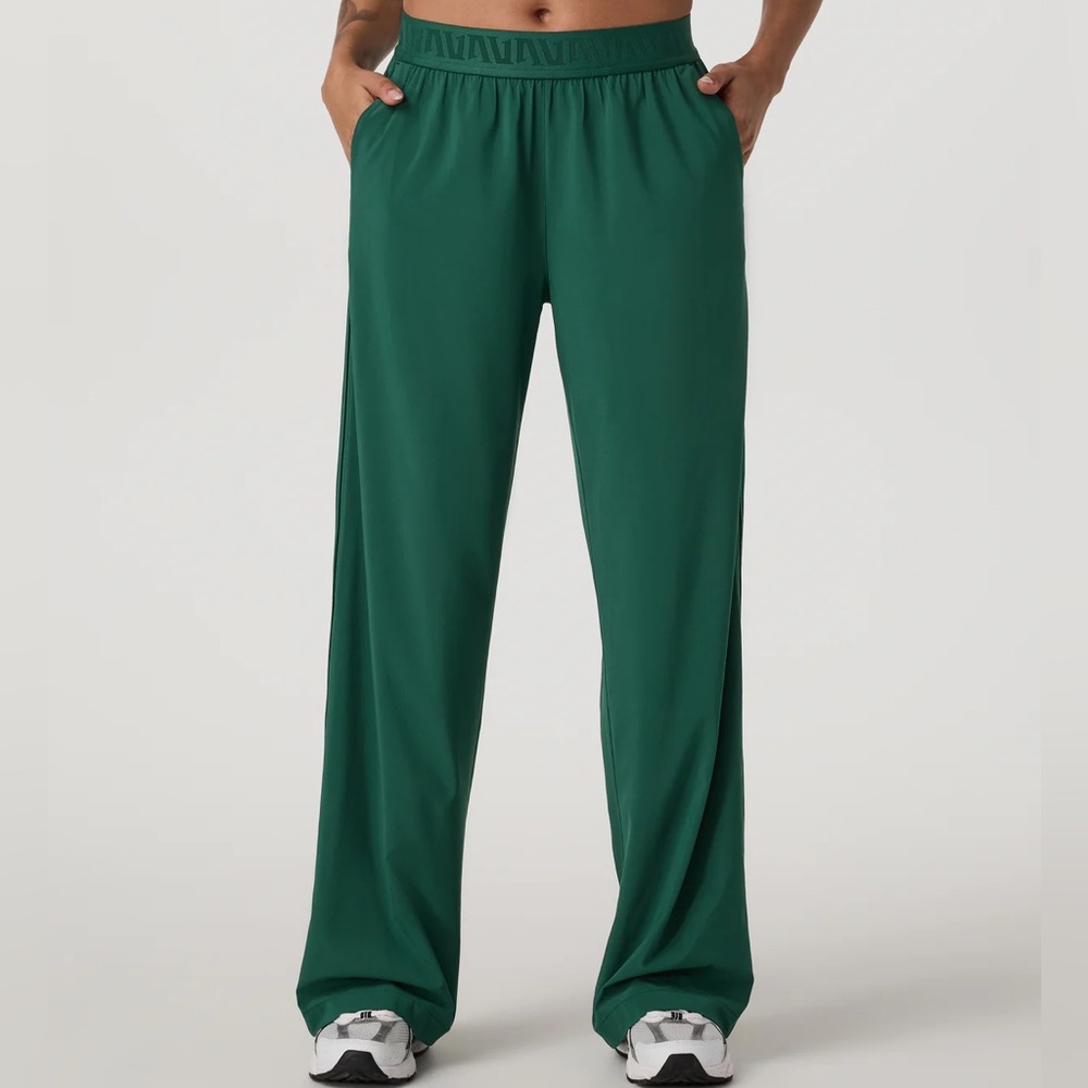 Vuori Women’s Villa Sport Trouser Green NWT- M